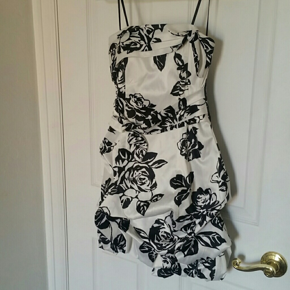 💋 HOST PICK! Jodi Kristopher Mini Party Dress